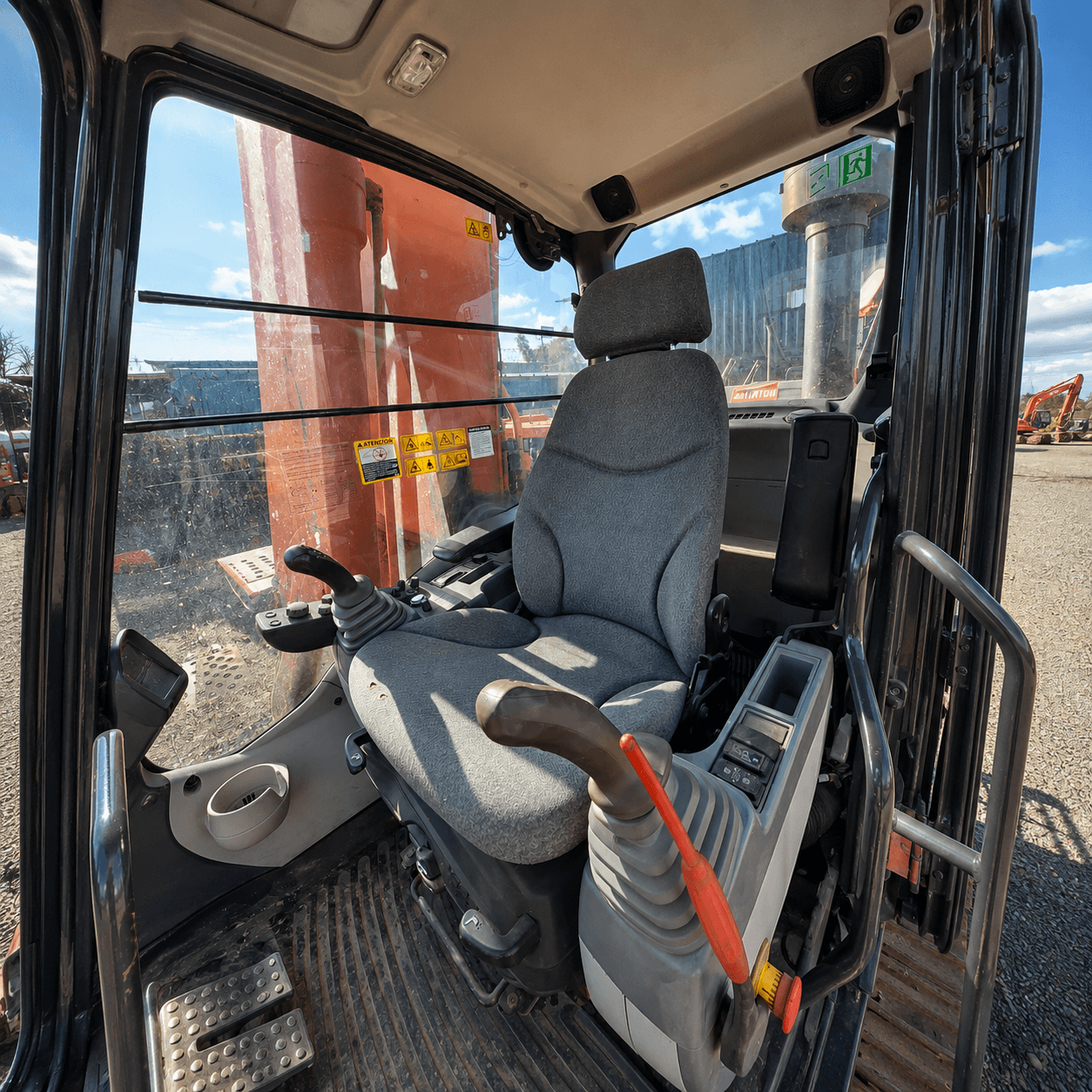 EXCAVADORA HIDRAÚLICA ZX210 CIP: M162220 — foto 3
