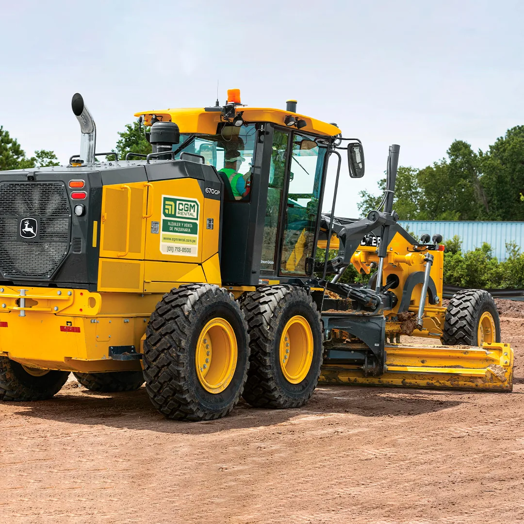 MOTONIVELADORA 670G — foto 3