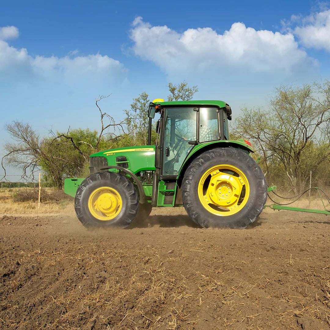 TRACTOR AGRÍCOLA 6105J — foto 2